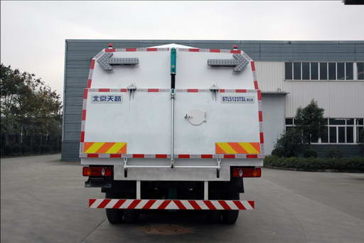 北京天路 180马力 4×2 吸尘车(BTL5123TSL)