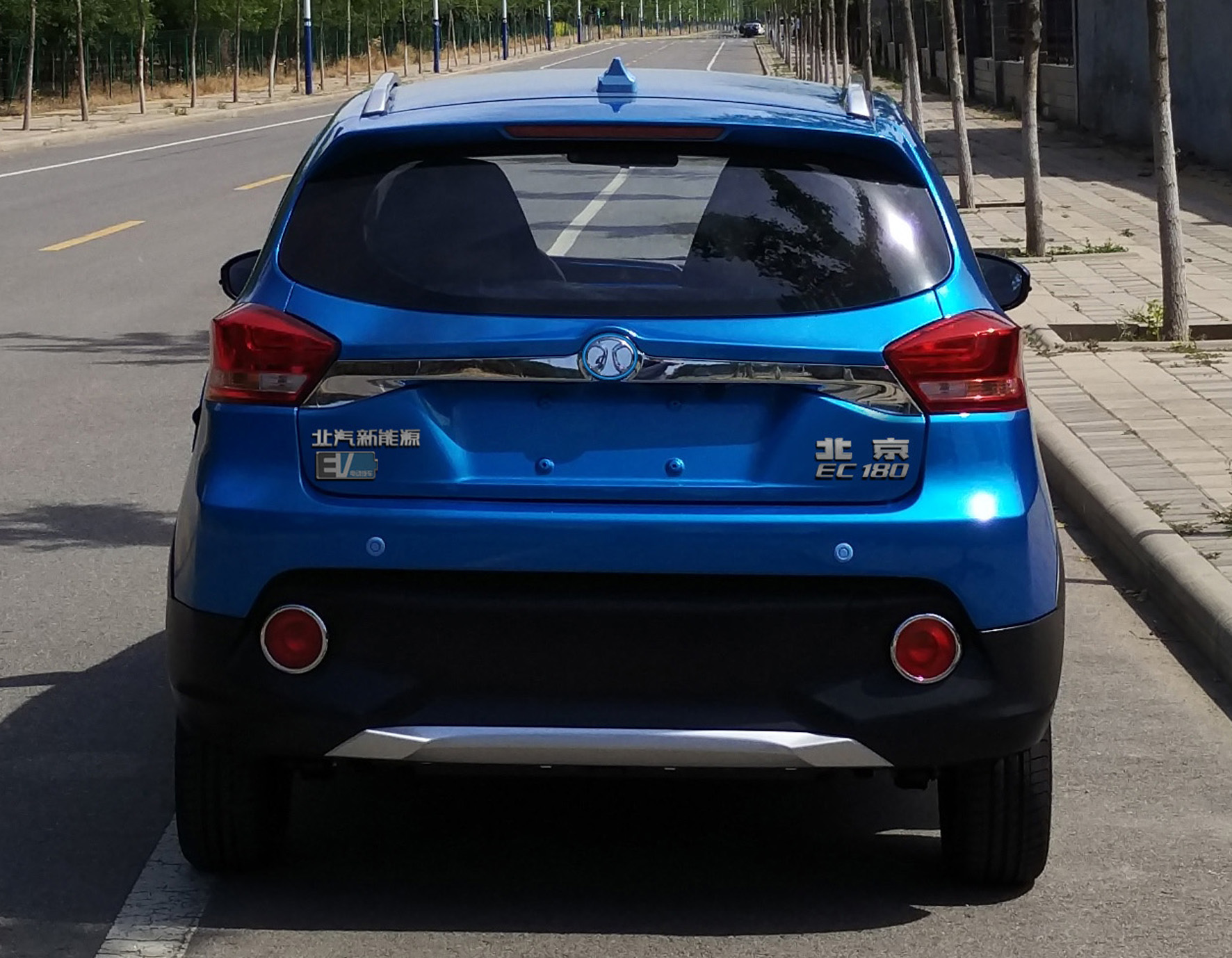 北京_bj7001bph2-bev_纯电动轿车_汽车公告_商车网