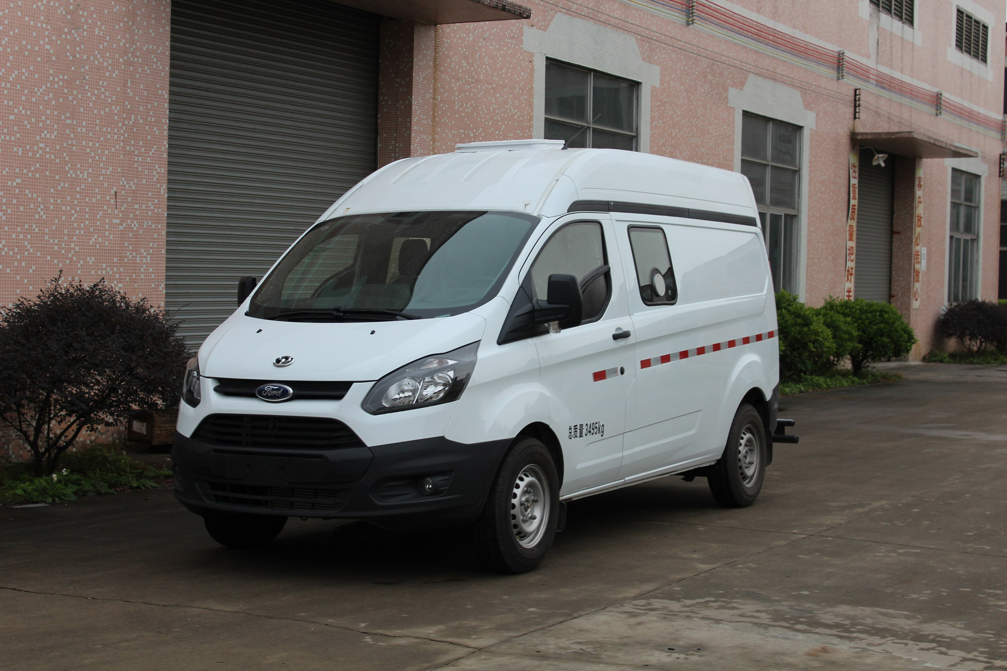 宝龙防弹运钞车 tbl5037xycf2