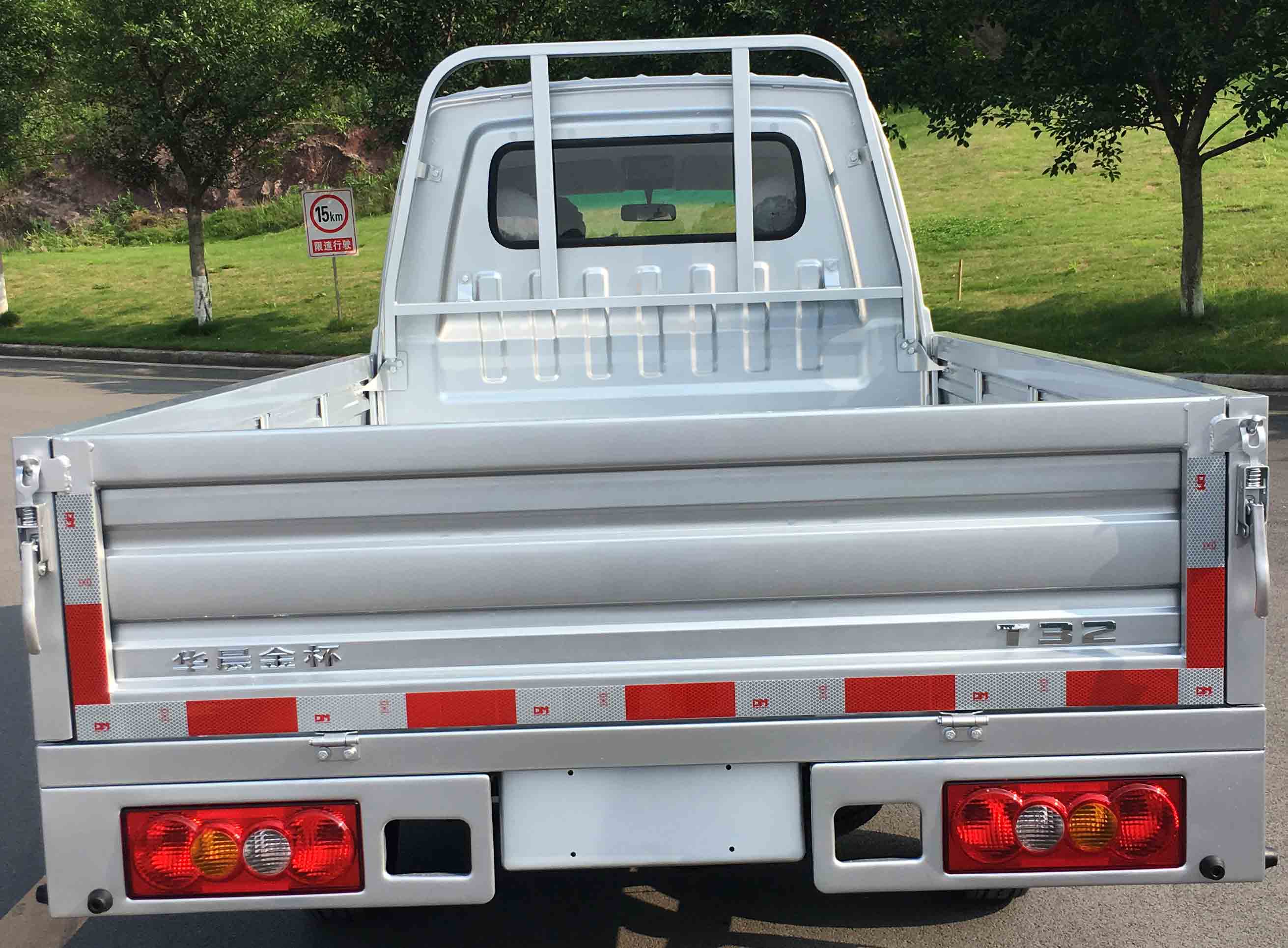 金杯车辆 金杯t32 86马力 汽油 栏板式 双排 载货车(sy1020lc5aa)