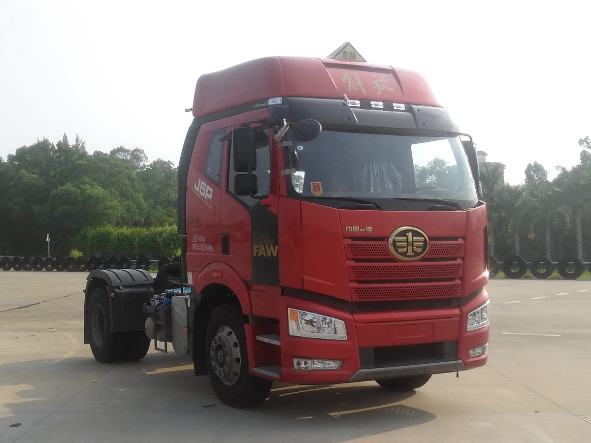 解放危险品运输半挂牵引车 ca4180p66k24e5z