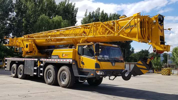 柳工汽车起重机 clg5500jqz80