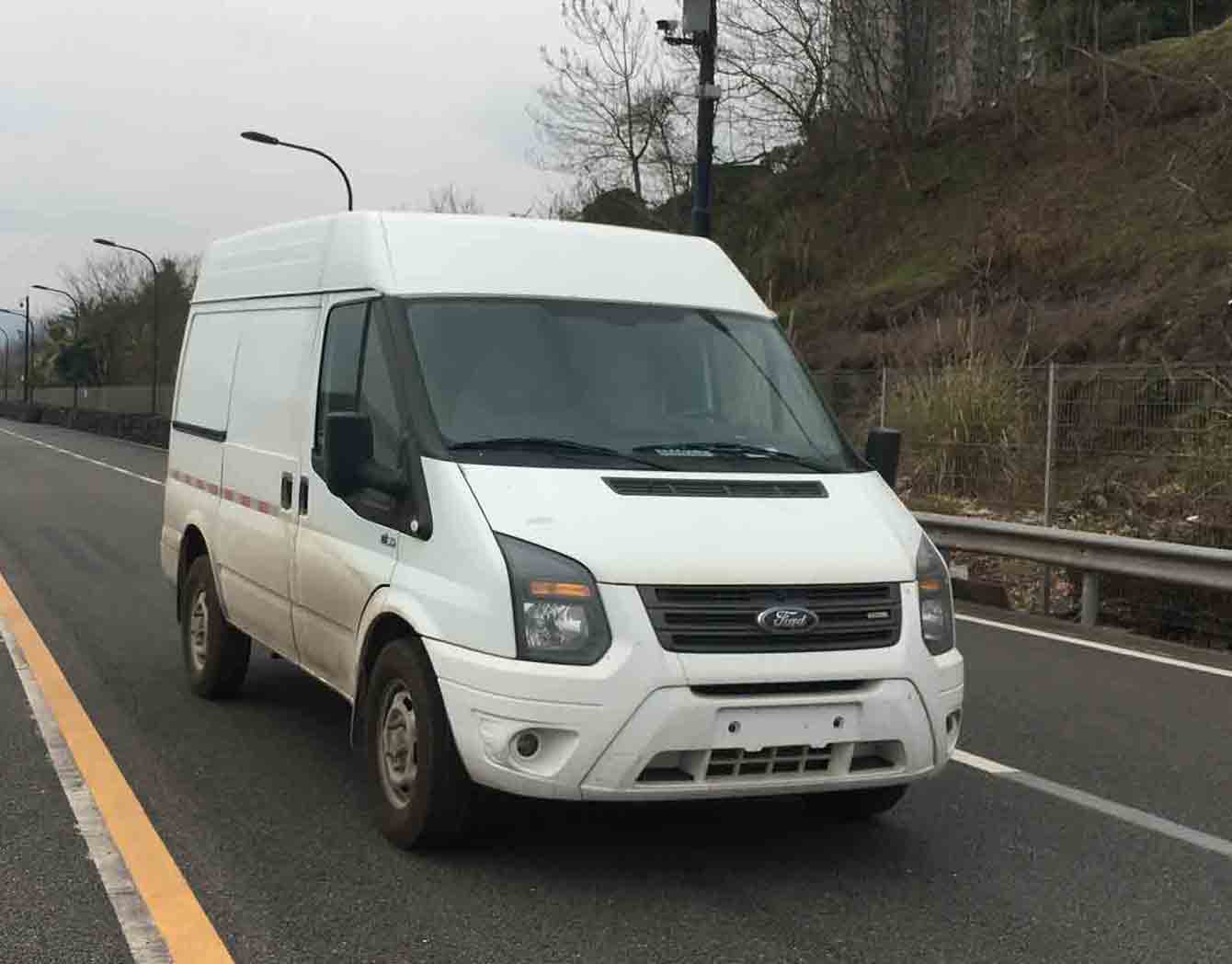 江铃全顺厢式运输车 jx5040xxytd-l6