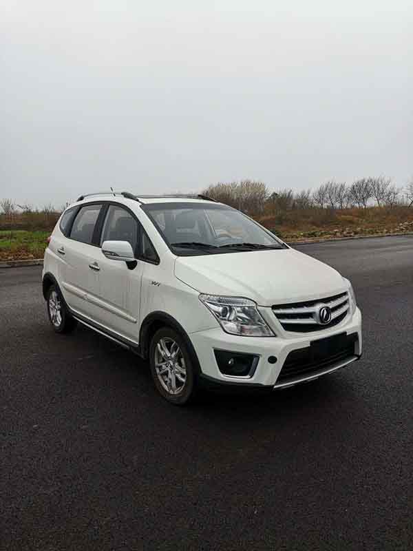 贵云雀轿车 ghk7140a