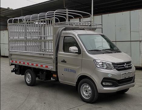 长安仓栅式运输车 sc5031ccyxdd61cng