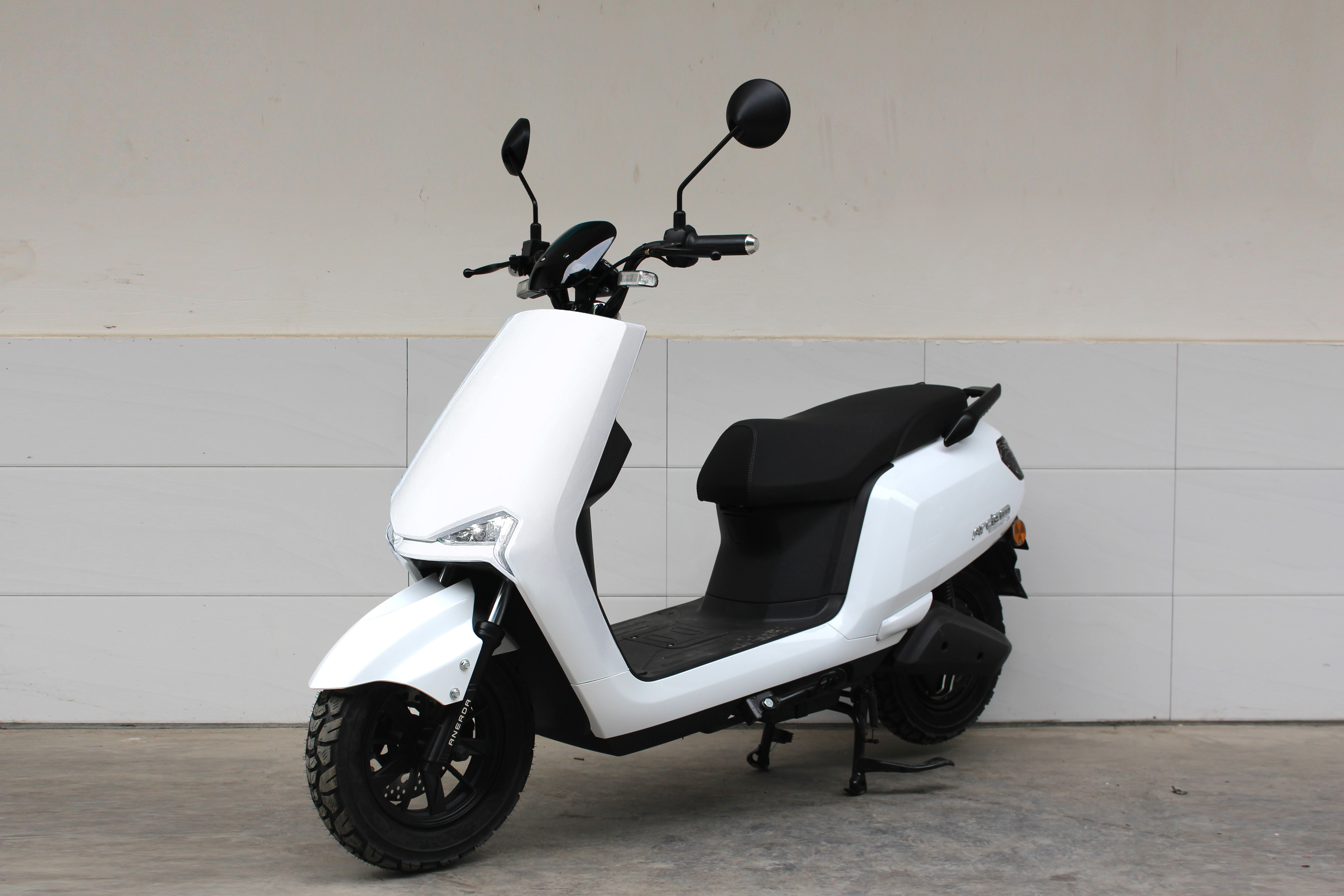 安尔达电动两轮轻便摩托车 aed800dqt-2a
