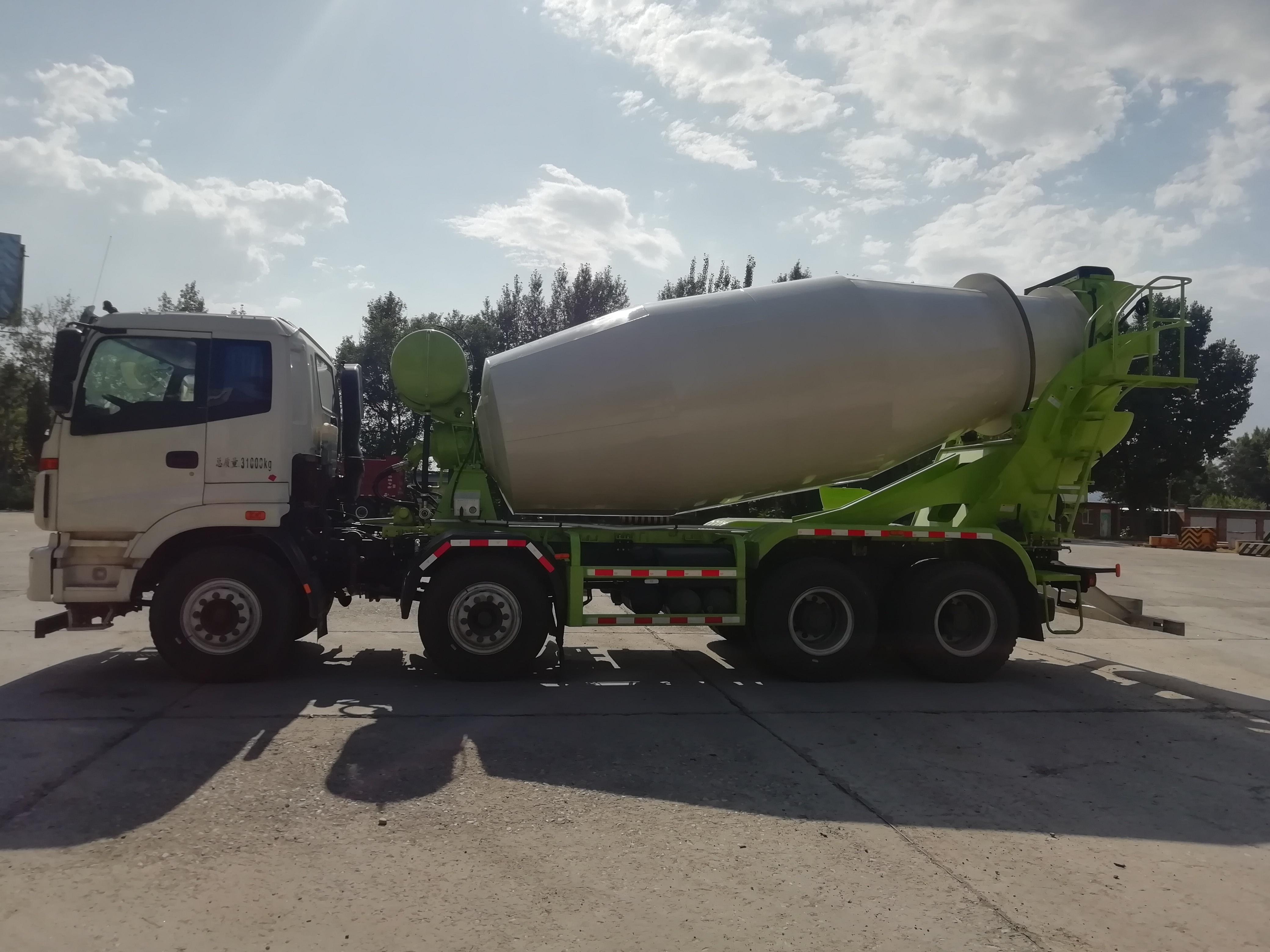 雷萨混凝土搅拌运输车 bj5313gjb-le