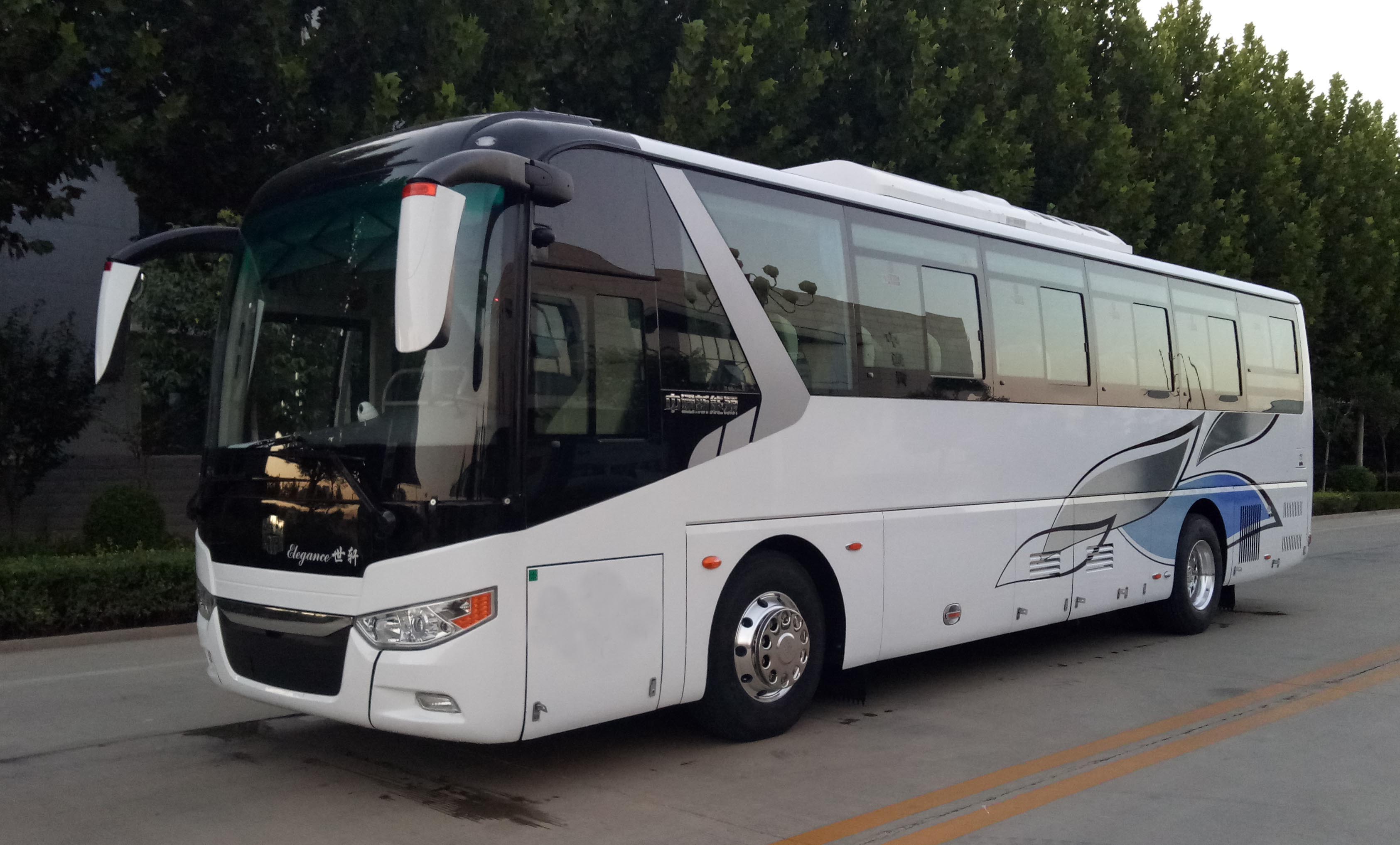 XML6700考斯特纯电动客车-厦门金龙旅行车有限公司