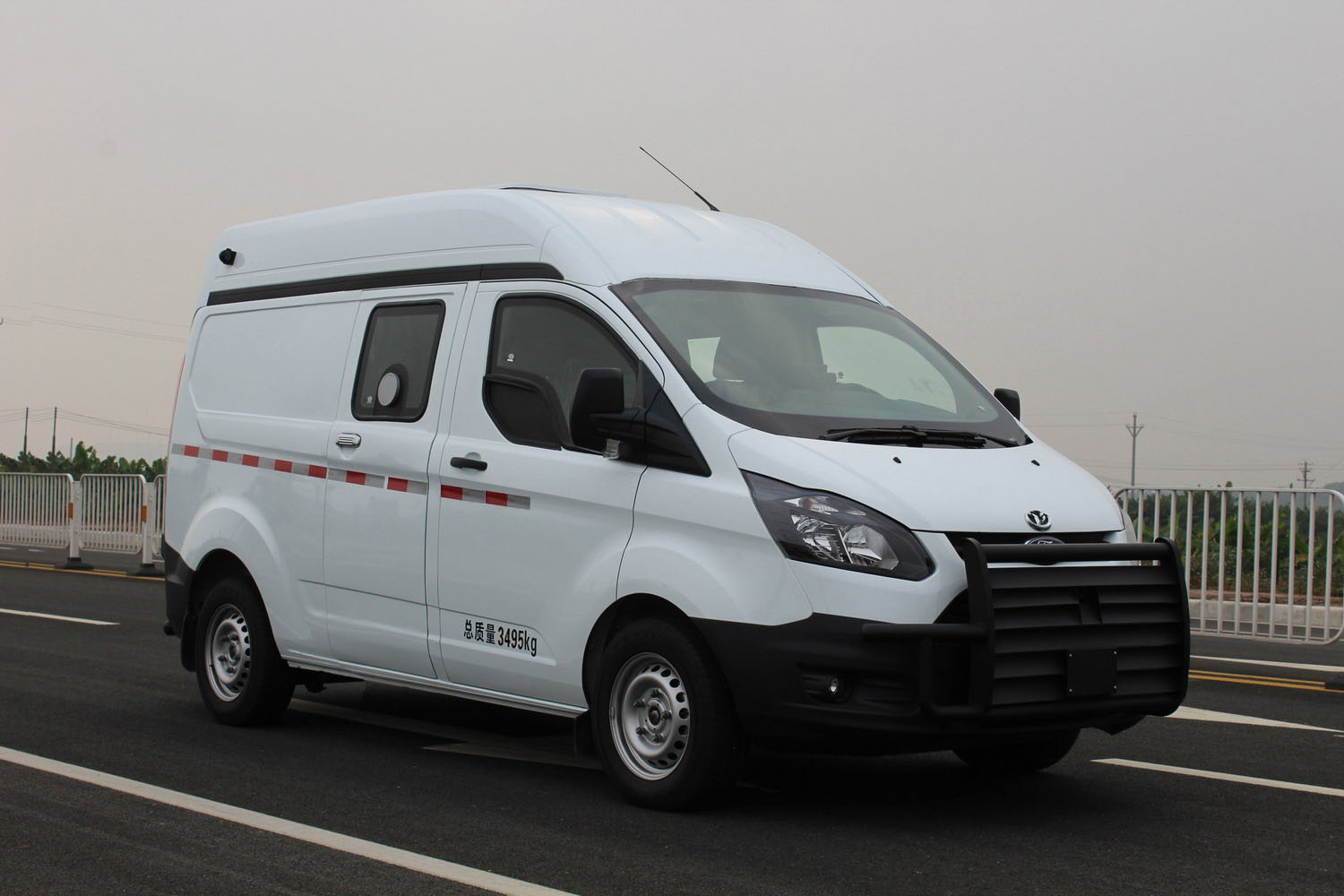 宝龙_tbl5037xycf1 型防弹运钞车_防弹运钞车_汽车公告_商车网