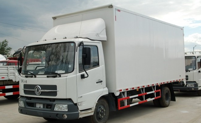 东风天锦6.2米厢式货车