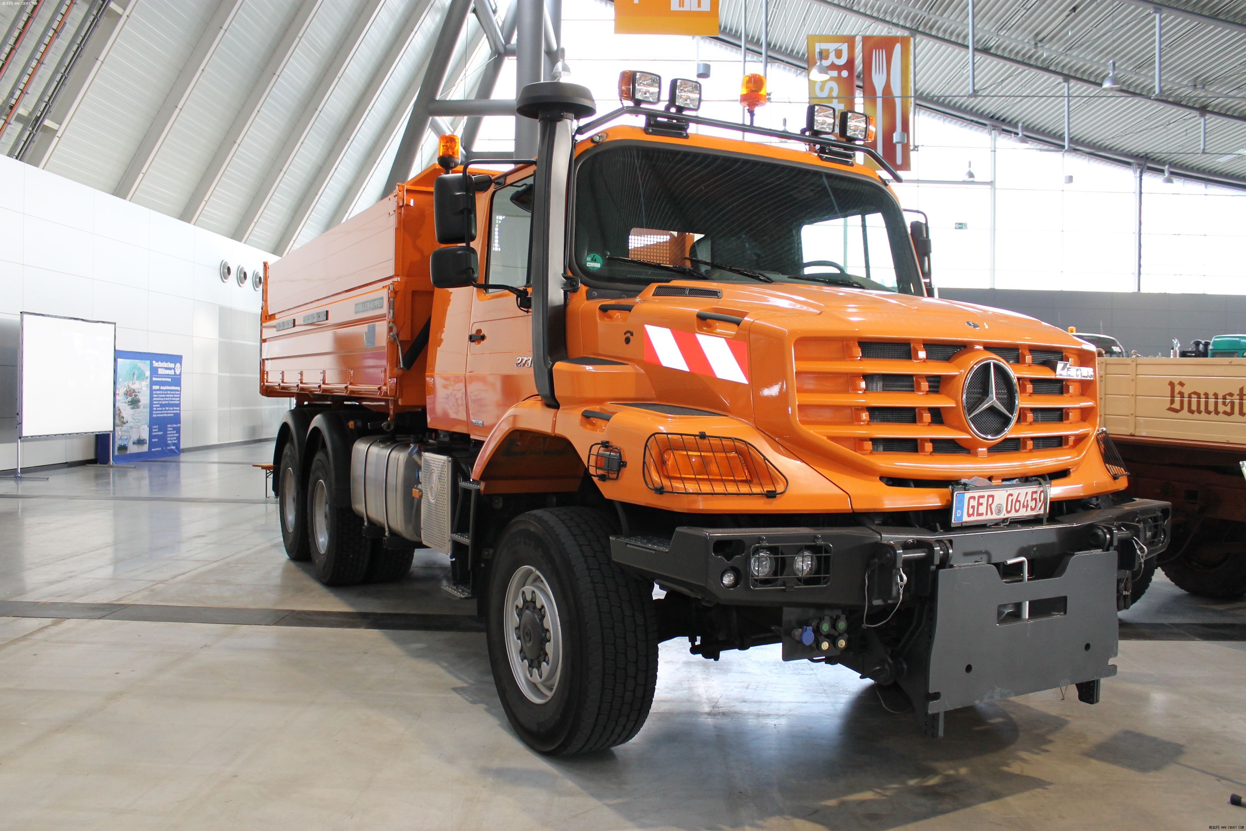 奔驰 zetros系列 重卡 326马力 6×6 栏板式 单排 载货车 2733a