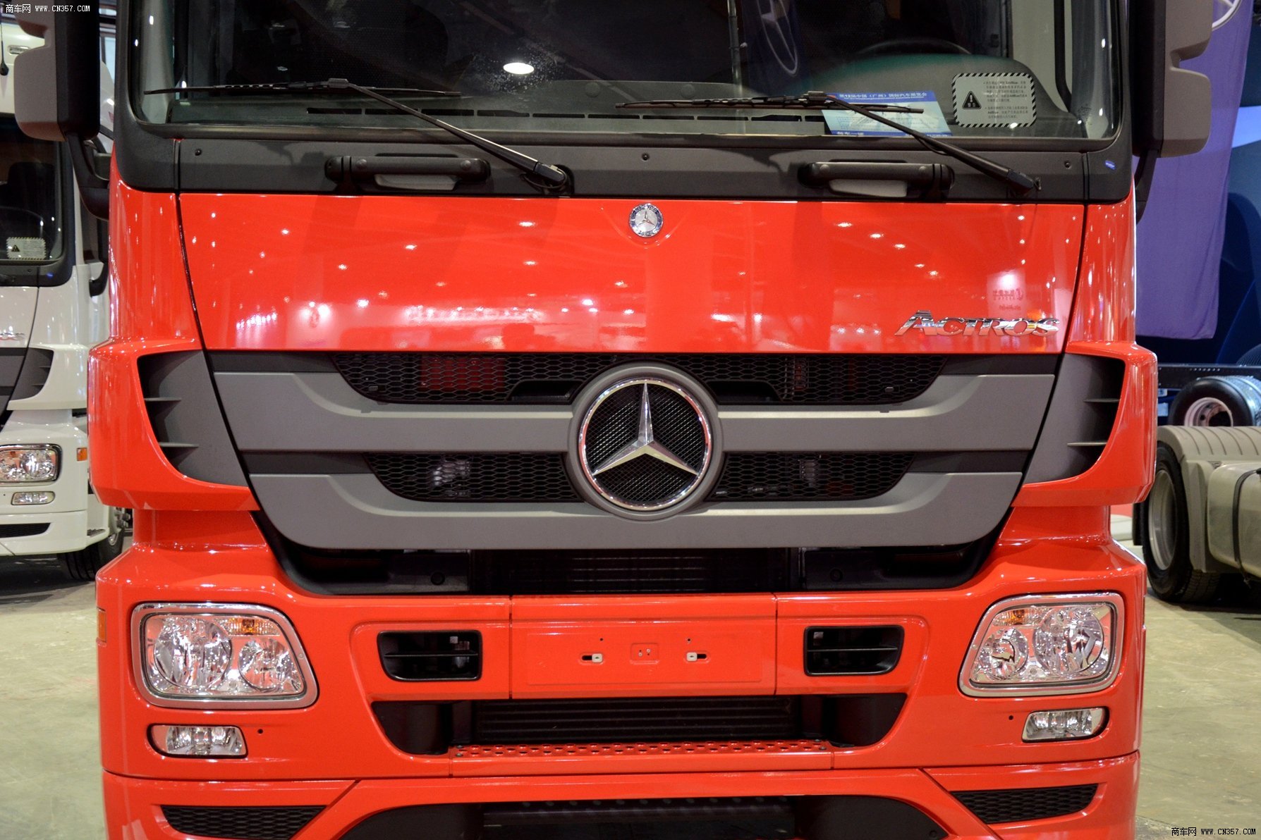 奔驰/benz actros系列 重卡 435马力 6×2 牵引车 2644ls