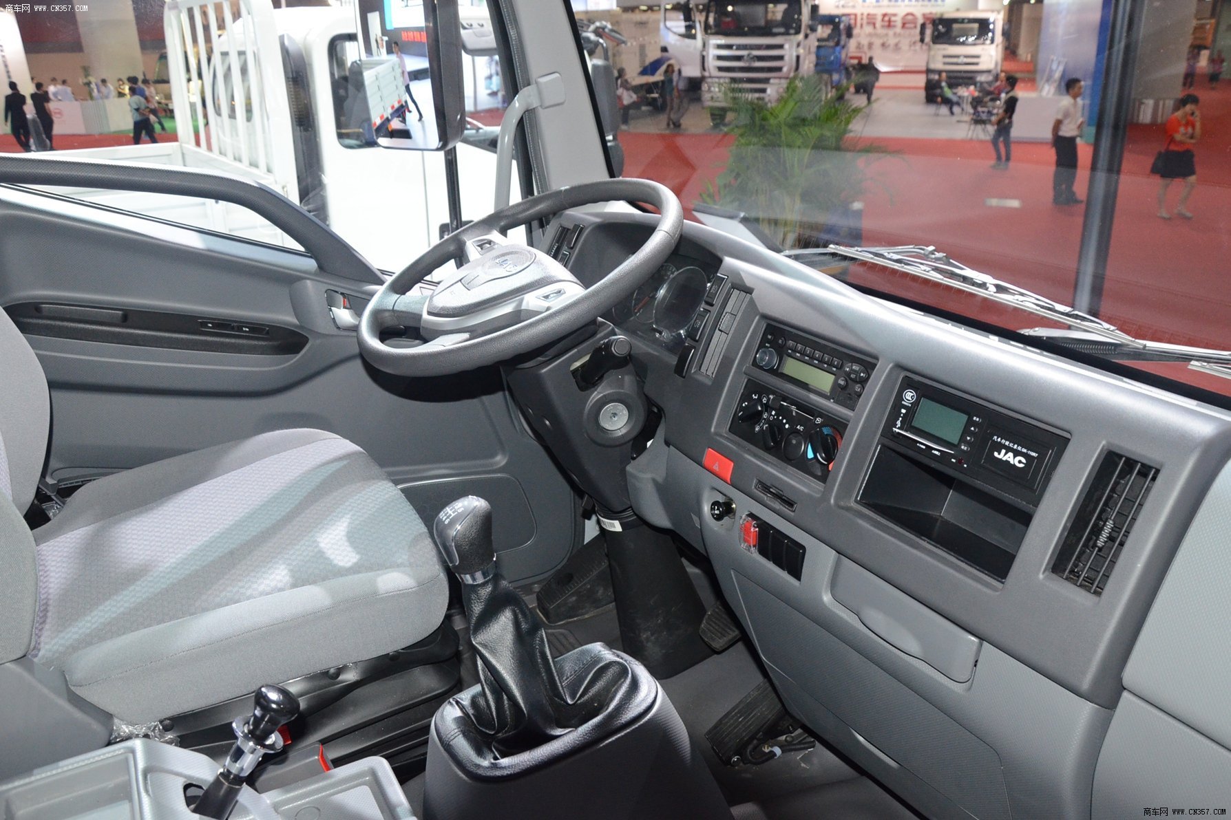 排半厢式载货车(hfc5162xxyp70k1e1) 图集 驾驶室 (4/76)江淮 帅铃威