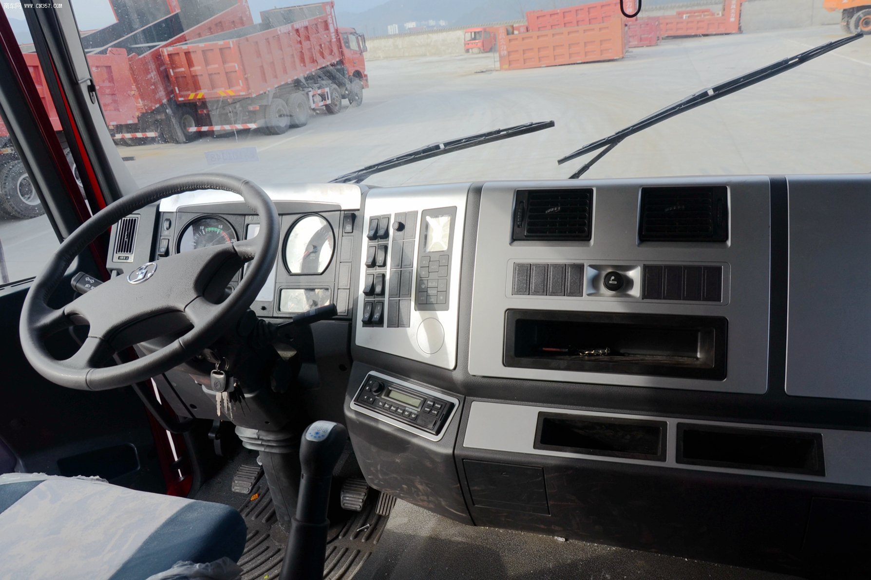 陕汽重卡 德龙f3000 重卡 385马力 8×4 自卸车 sx3316dr456