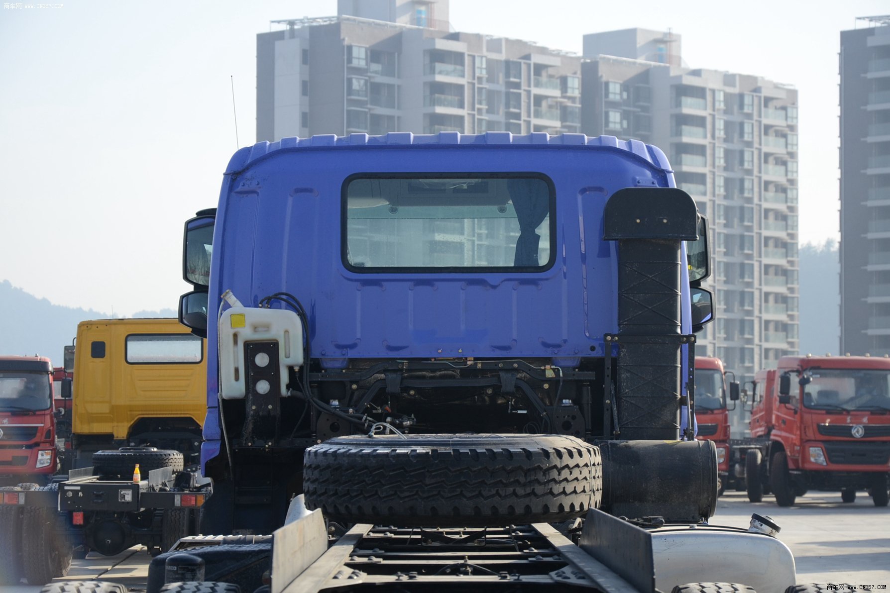福田汽车 欧曼etx 重卡 375马力 8×4 自卸车 bj3313dmpkc-xh