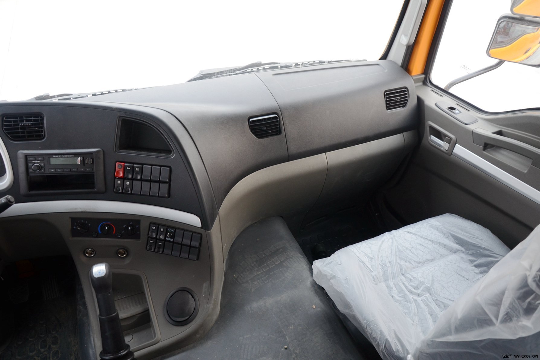 陕汽 德龙m3000 重卡 336马力 8×4 自卸车 sx3316hr346