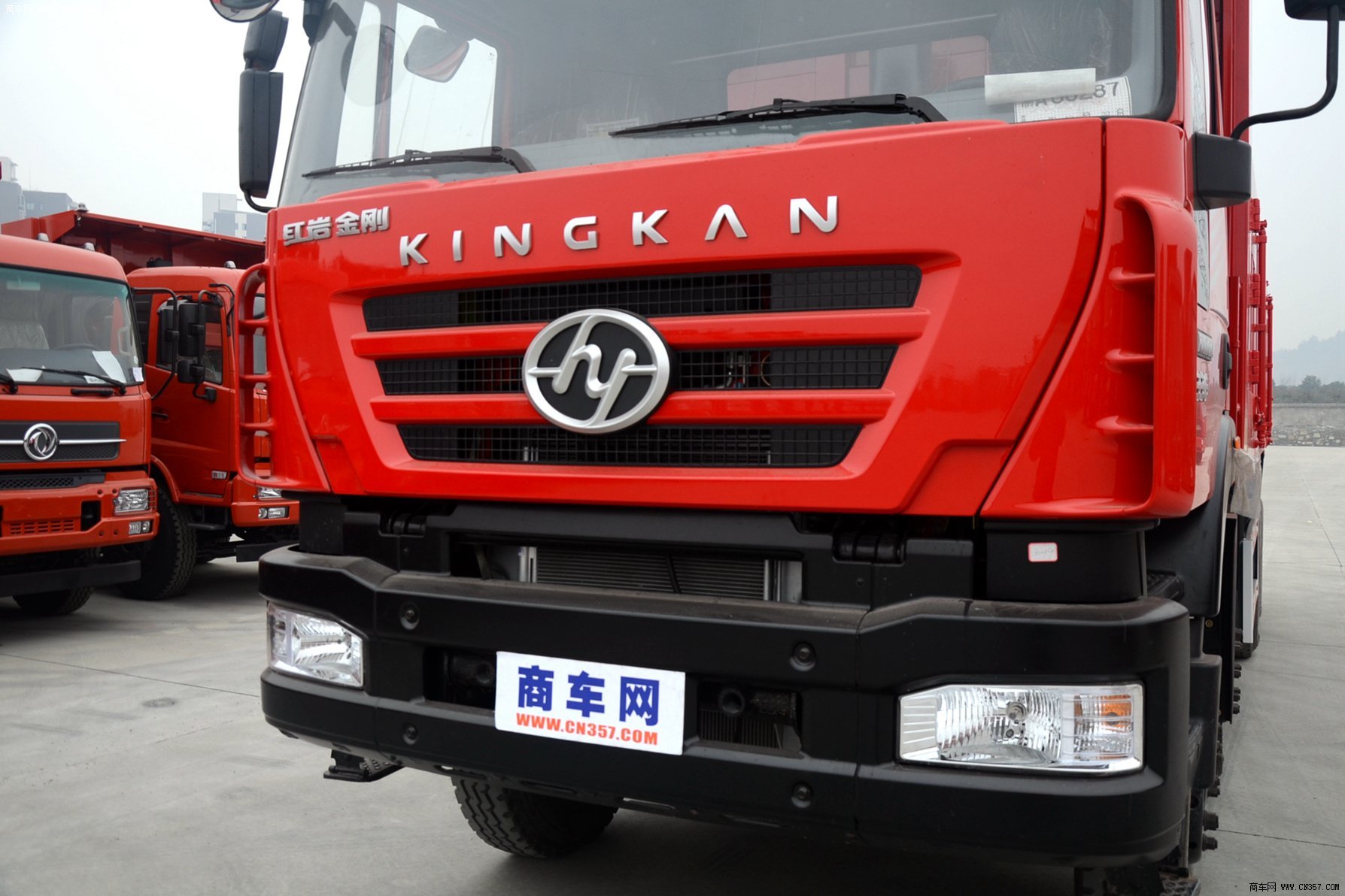 红岩 金刚 重卡 336马力 8×4 自卸车 cq3315htg336