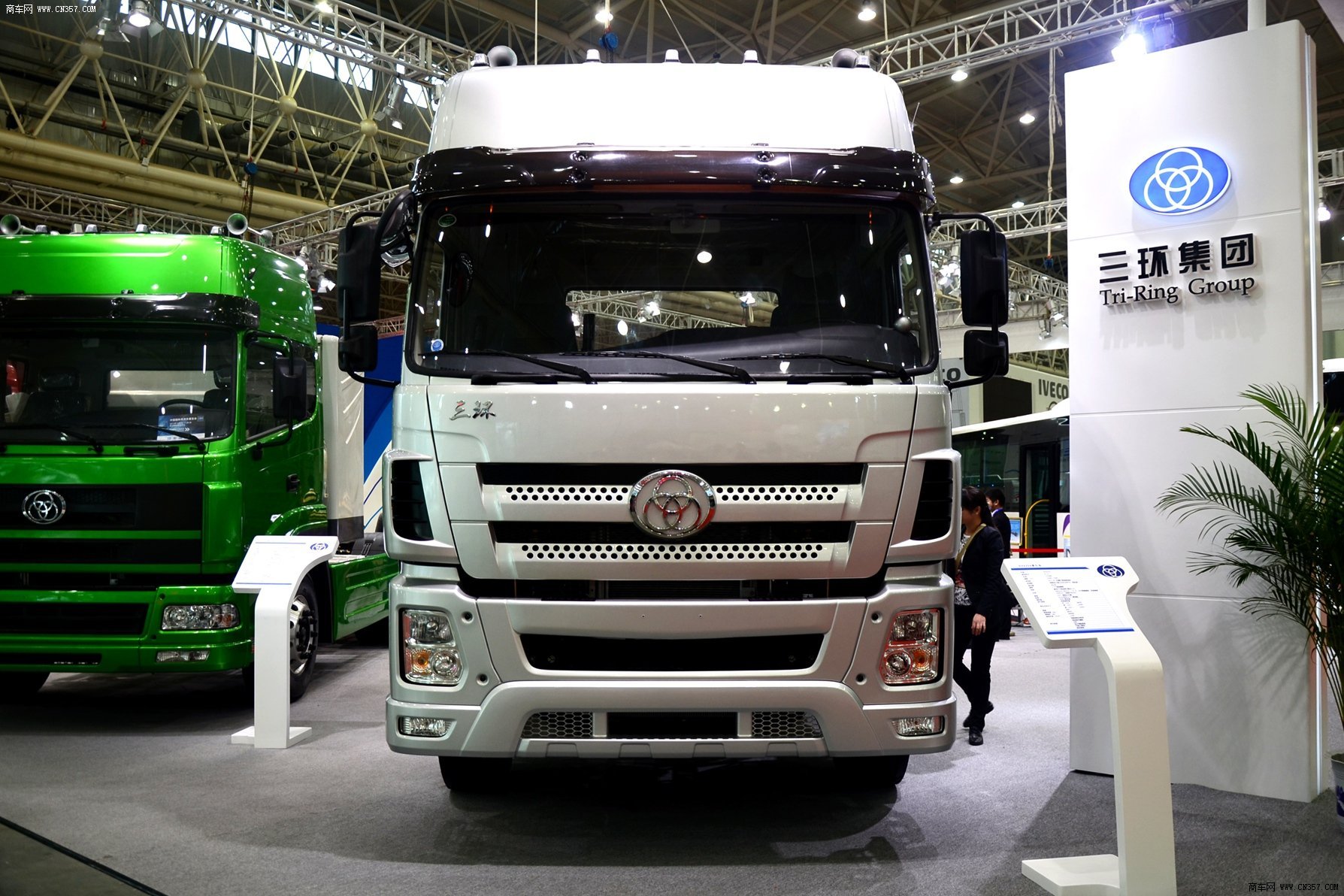 三环十通 御龙 重卡 420马力 6×4 牵引车 stq4257l7y15s4