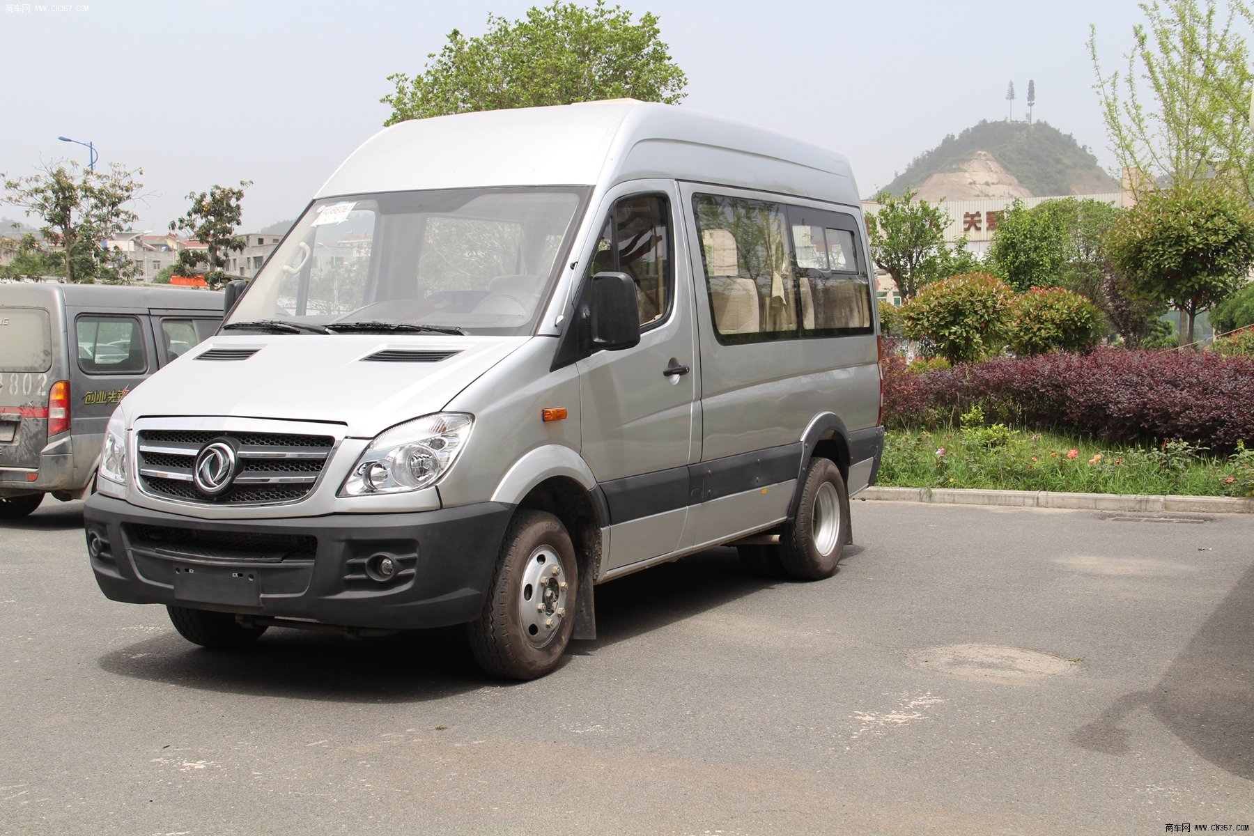 东风客车 东风风尚 108马力 10-15座 轻型客车 eq6530l4d