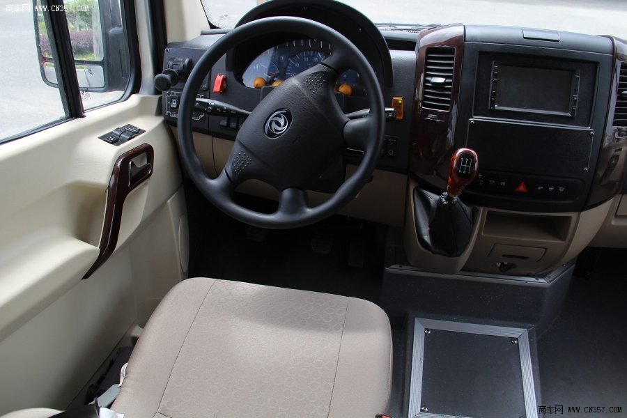 报价 东风 风尚 108马力 10-15人 轻型客车(eq6530l4d) 图集 内饰 (5