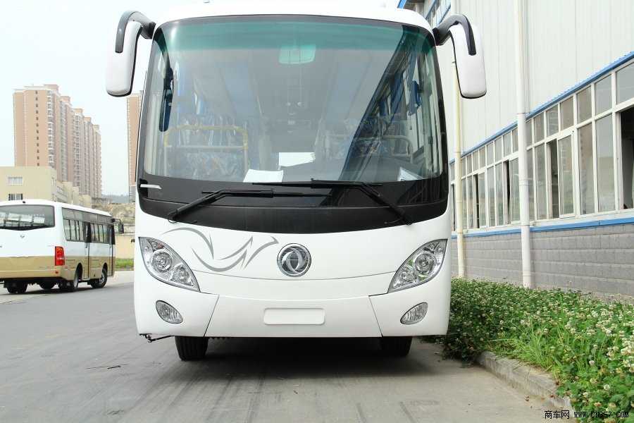 东风 风尚 245马力 24-49人 客车(eq6113l4d)