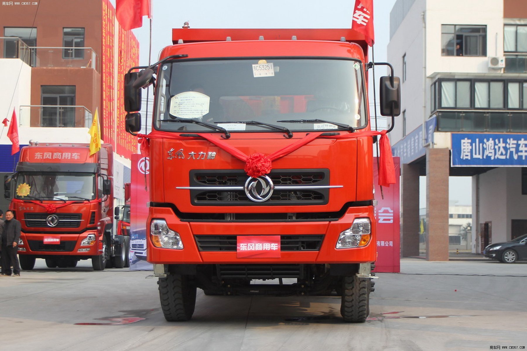 报价 东风 大力神重卡 350马力 8×4 自卸车(dfl3258a15) 图集 外观