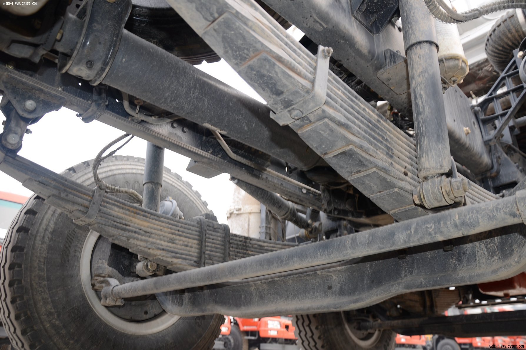 340马力 8×4 自卸车(sqr3311d6t6-3) 图集 底盘 (49/241)  联合卡车