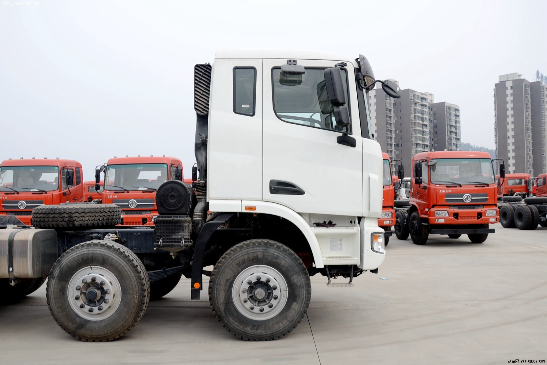 联合卡车 集瑞联合 重卡 340马力 8×4 自卸车 sqr3311d6t6-3