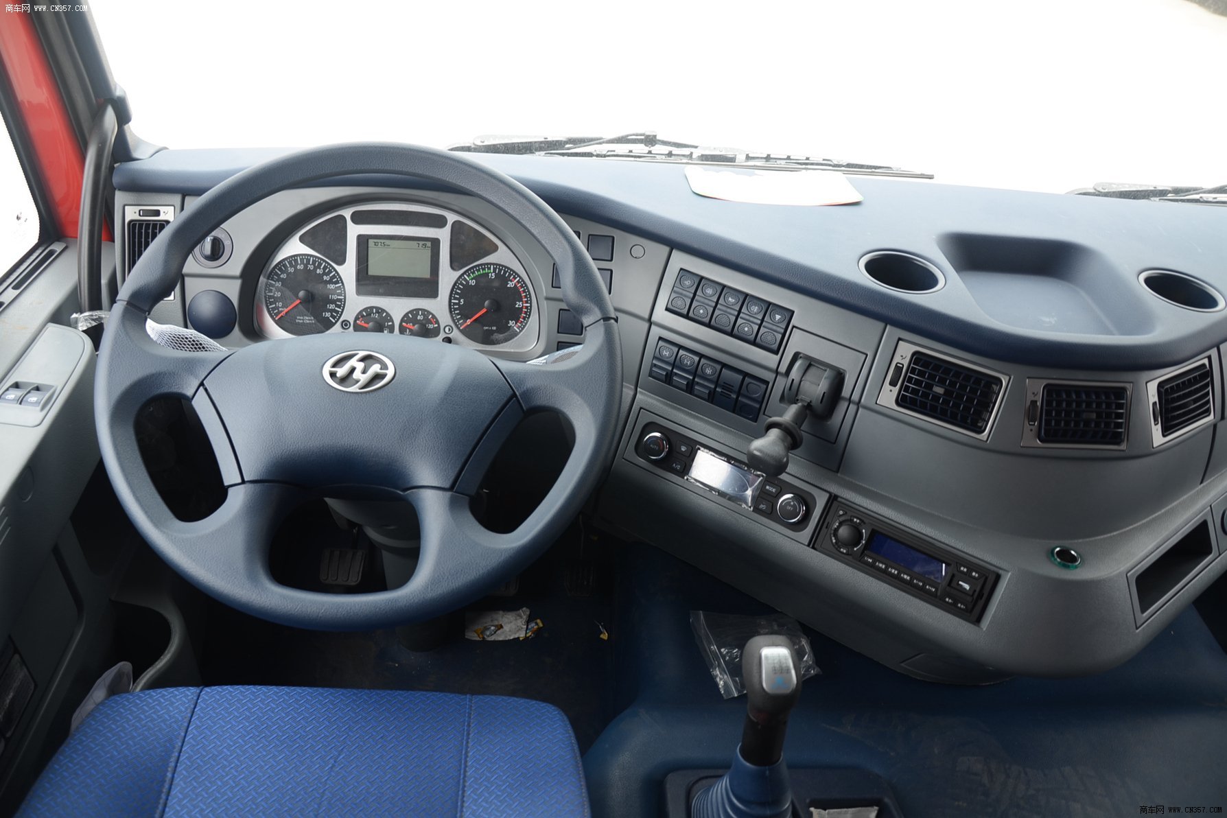 红岩 杰狮c100 重卡 390马力 8×4 自卸车 cq3315htg396