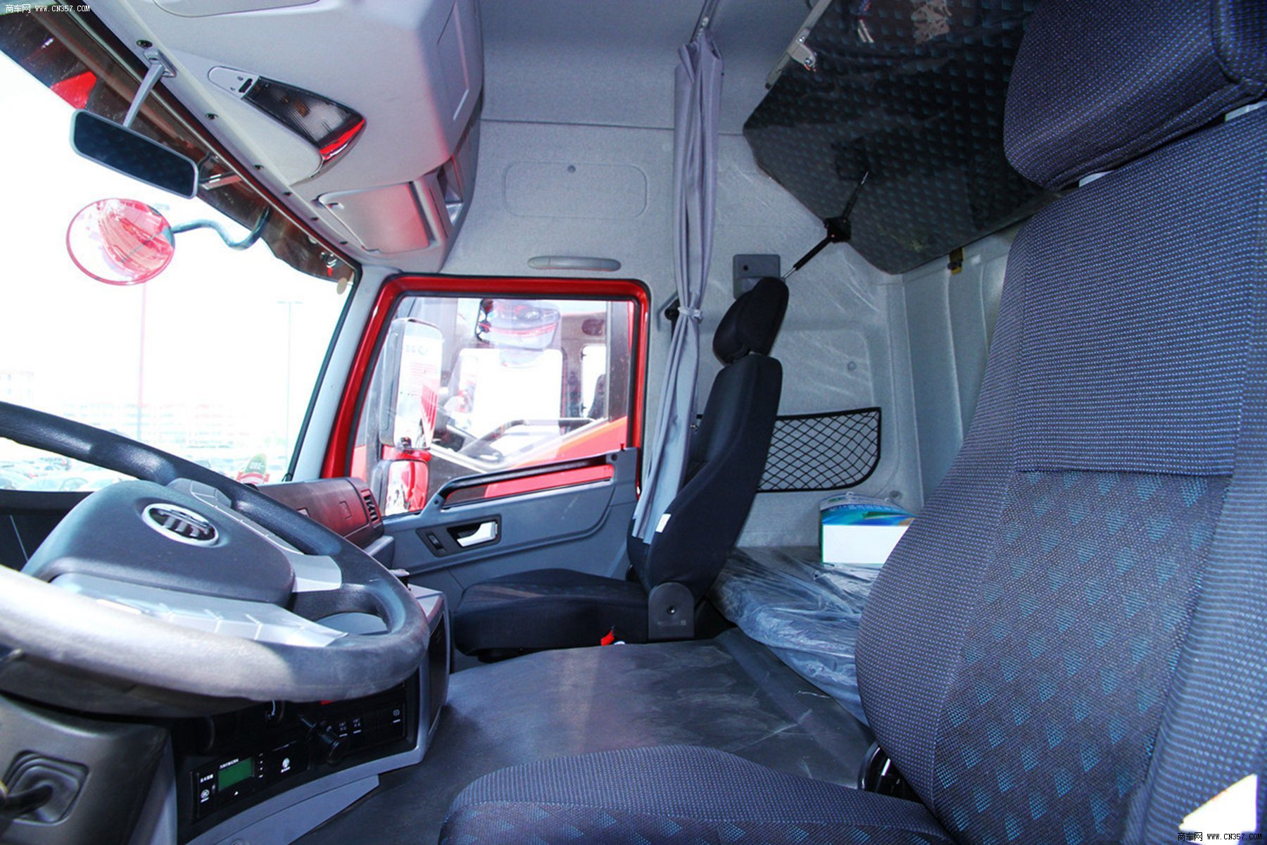 解放 天v 重卡 400马力 6×4 牵引车 ca4258p2k15t1ne5a80