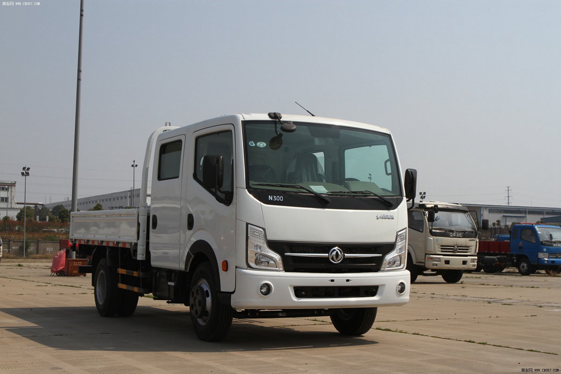 东风 凯普特n300 130马力 栏板式 双排 轻型载货车 eq1040d9bdd