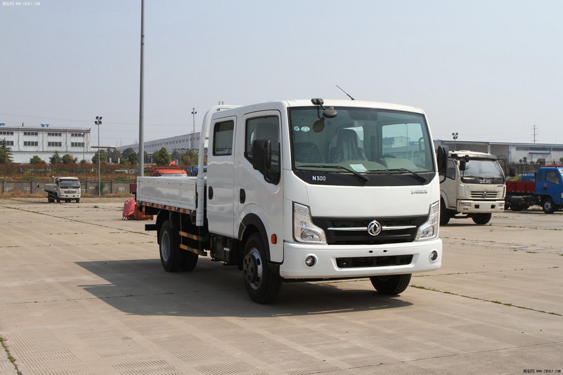 东风 凯普特n300 130马力 栏板式 双排 轻型载货车 eq1040d9bdd