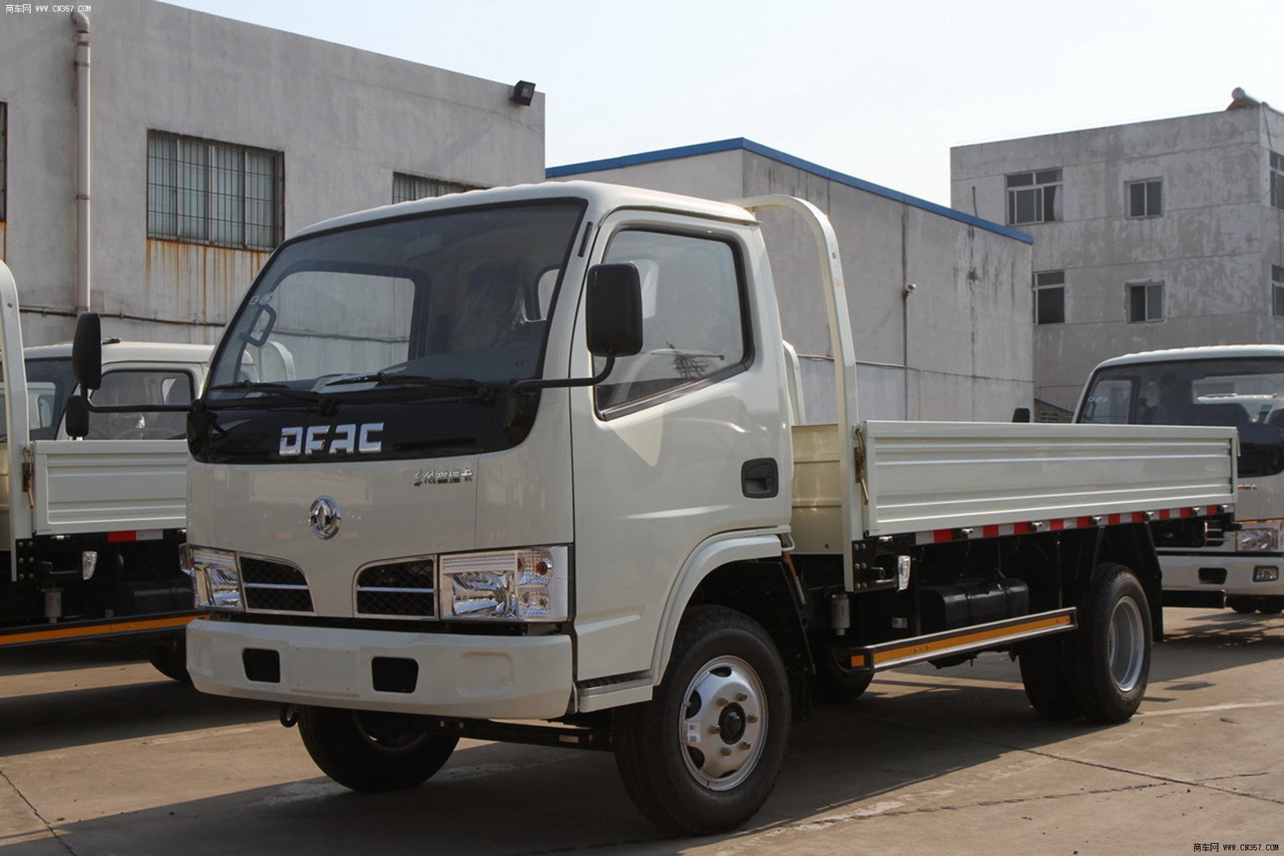 东风股份 福瑞卡s系列 100马力 栏板式 单排 轻卡 dfa1040s35d6