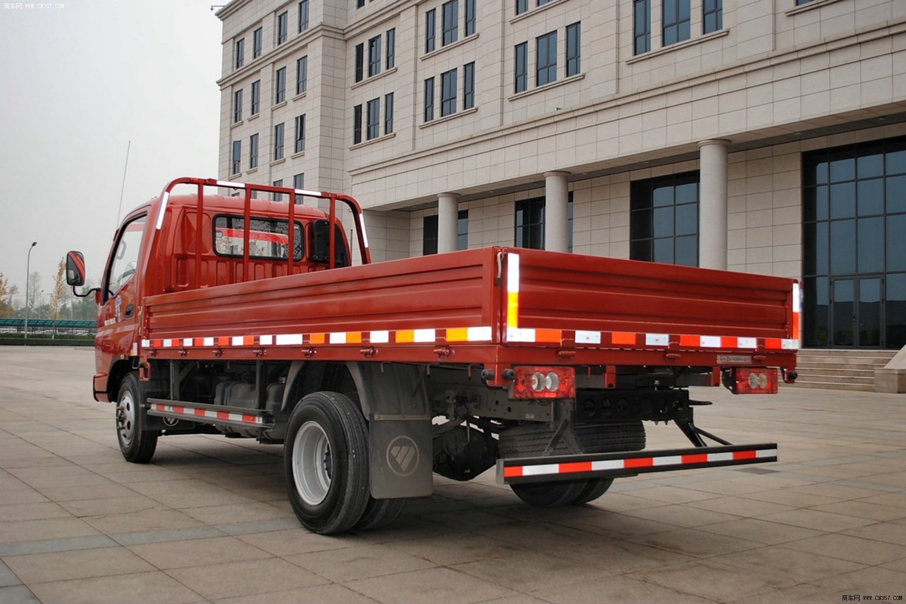 福田奥铃etx 100马力 单排栏板轻卡(bj1049v9jea-3)