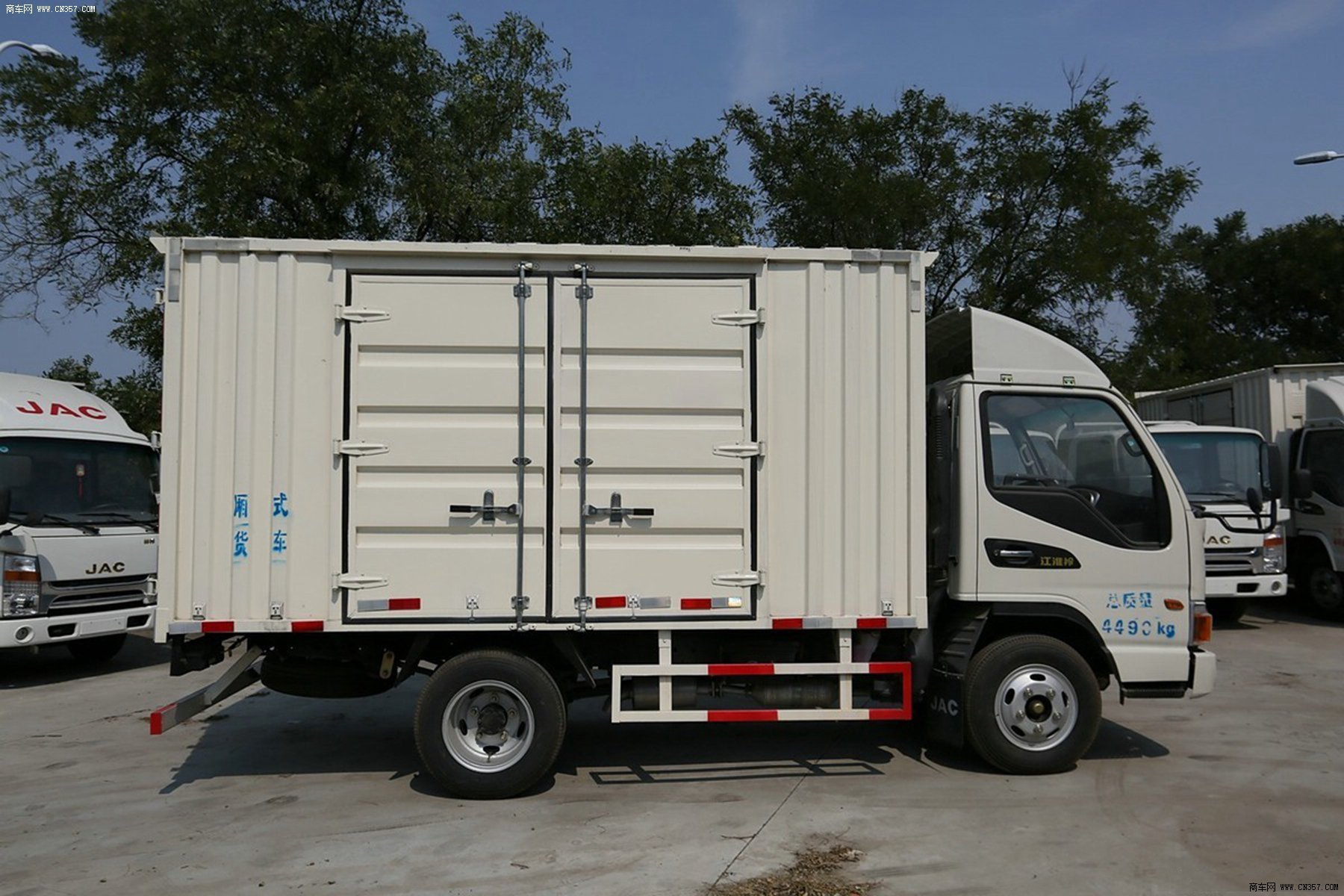 报价 江淮 康铃 120马力 单排厢式轻卡(hfc5040xxyp93k5b4) 图集 外观