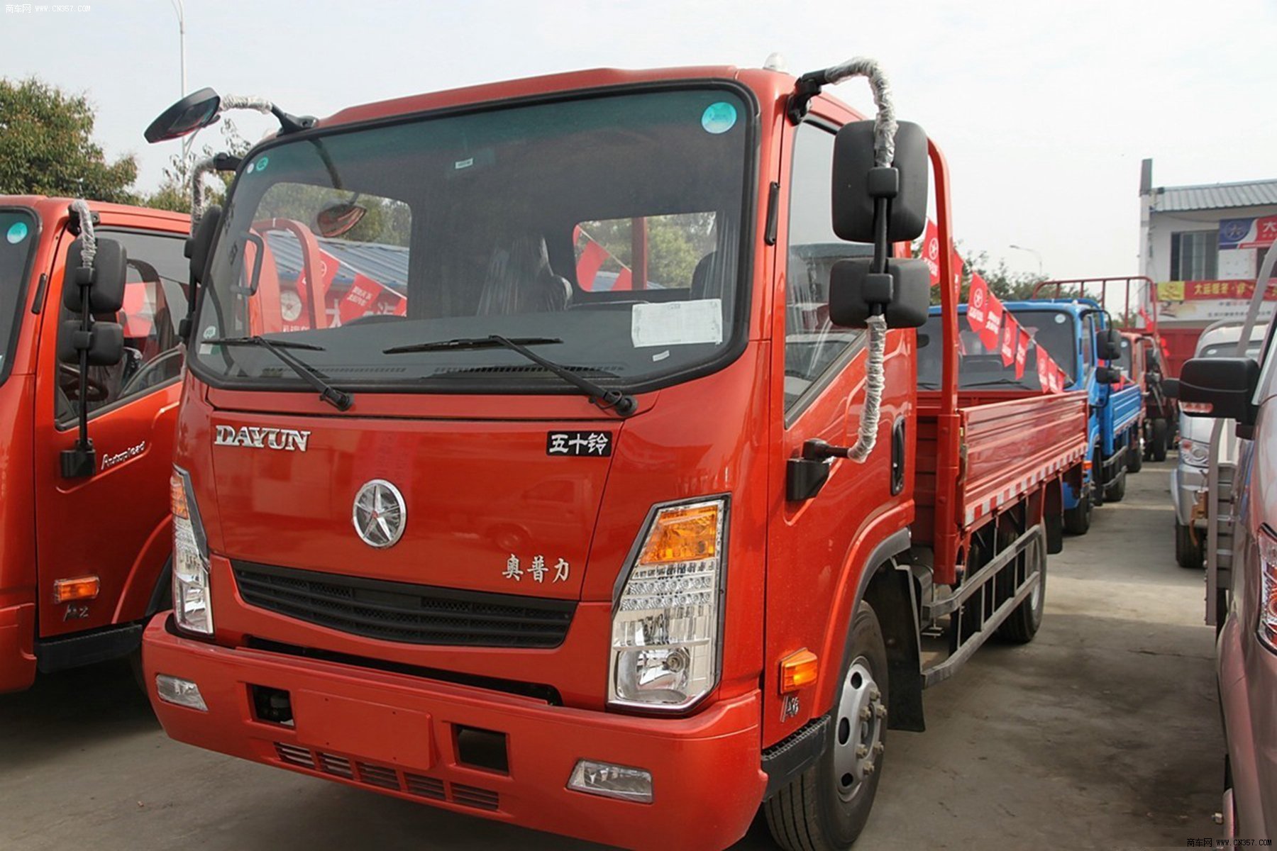 大运(成都) 奥普力 108马力 栏板式 单排 轻卡 cgc1043hgc33d