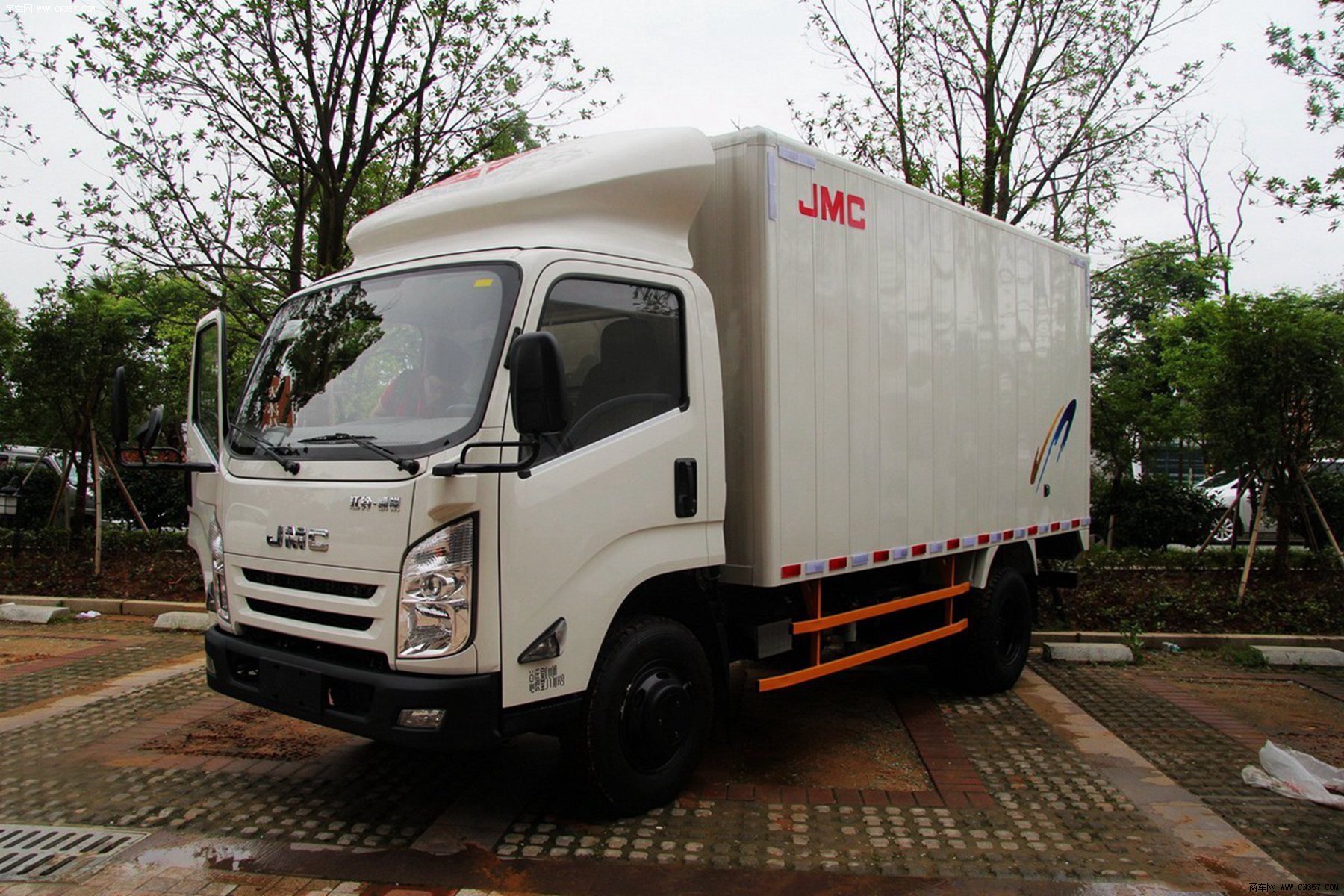 江铃 凯锐800 152马力 厢式 单排 轻卡 jx5057xxyxgb2