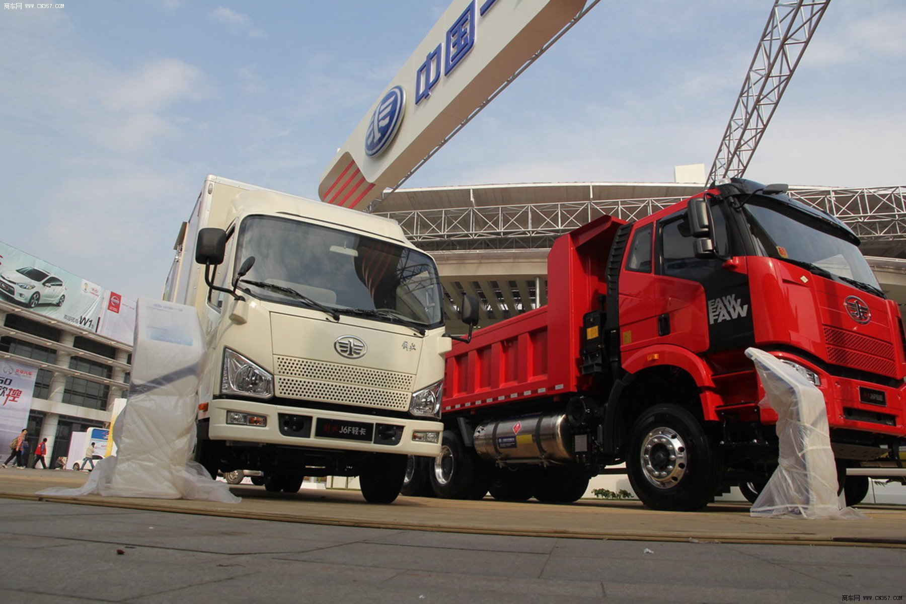 一汽青岛解放 解放j6f 130马力 厢式 单排 轻卡 ca5041xxyp40k2l1e4a