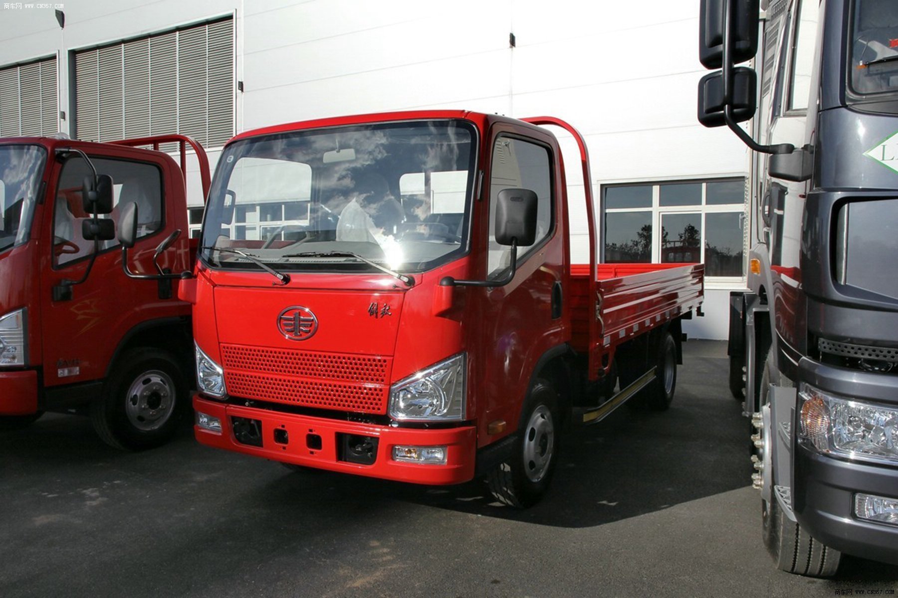 一汽青岛解放 解放j6f 130马力 栏板式 单排 轻卡 ca1041p40k2l1e4a84