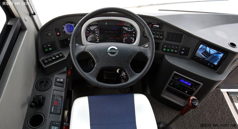 280马力 24-49人 公路客车(xw6110al) 图集 内饰 (2/2)西沃客车 280