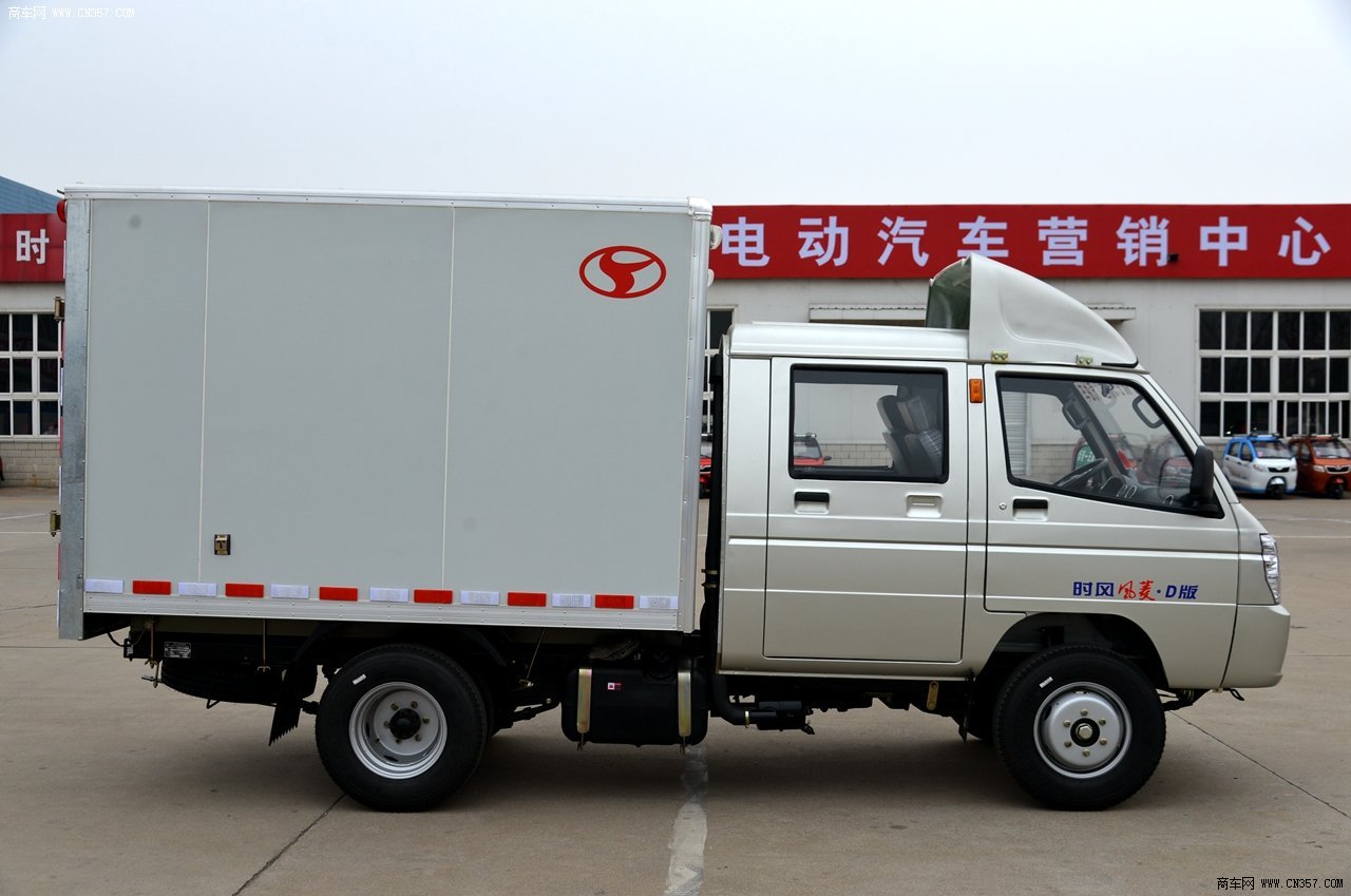 山东时风 风菱 微卡 87马力 4×2 厢式 双排 载货车 ssf5030xxycwb2