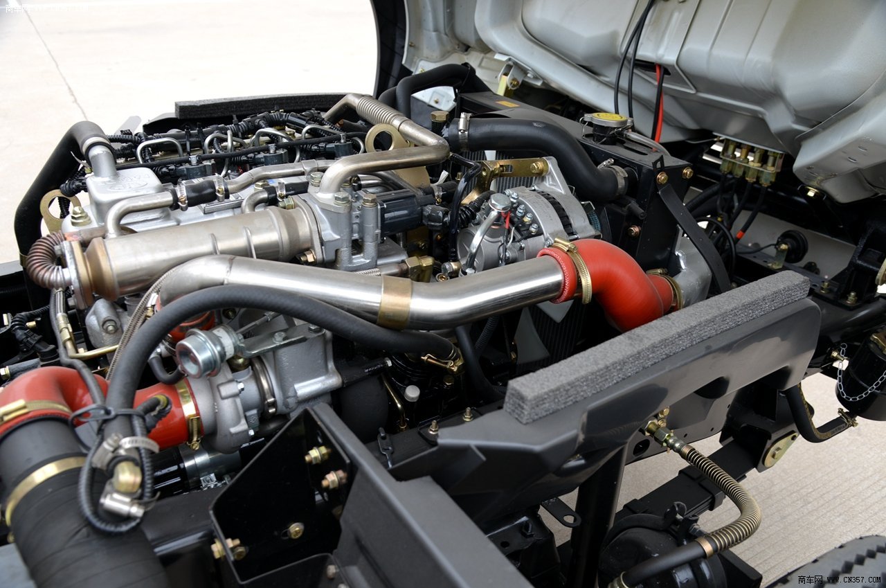 山东时风 风驰1800 轻卡 87马力 4×2 栏板式 单排 载货车 ssf1042hdj