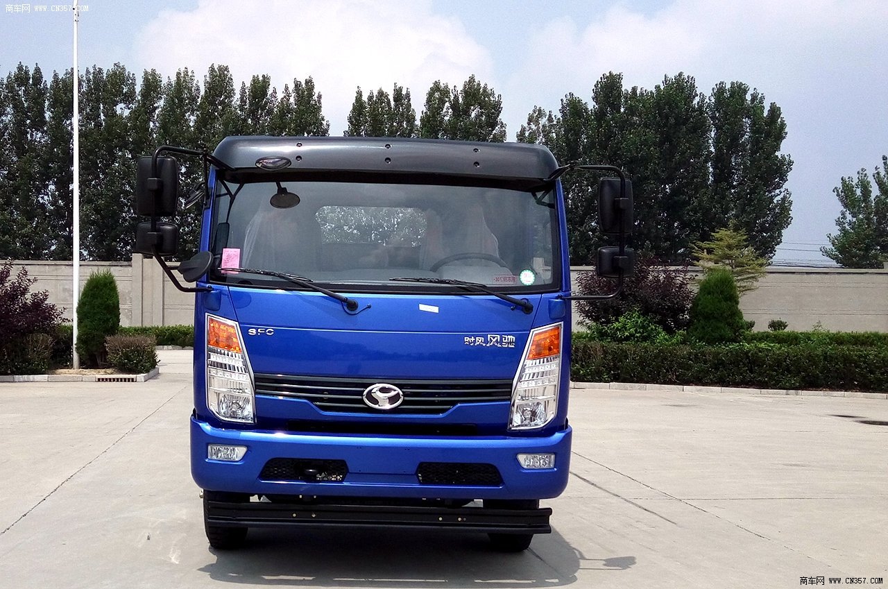 山东时风 风驰2000 轻卡 130马力 4×2 栏板式 单排 载货车 ssf1041hd