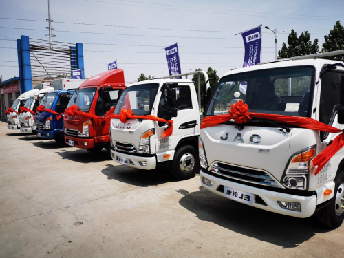 合规蓝牌全国现车可提 康铃J系+国六新车成了“抢手货”