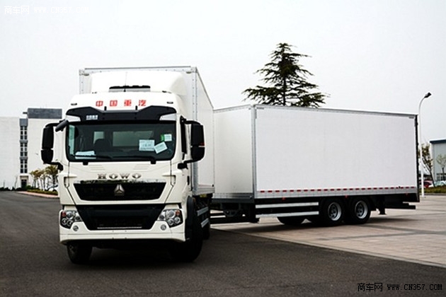 82米货厢 t5g中置轴全挂车下线