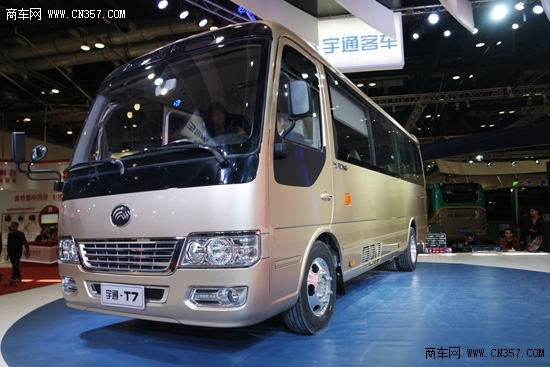 宇通在此次天津客车展亮相的还有高端公商务车zk6710q1(t7).