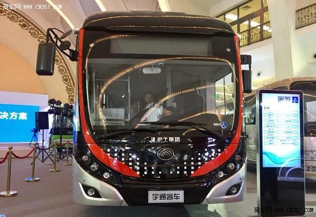e18双源无轨车进京了宇通老大哥打响道路运输车展第一枪