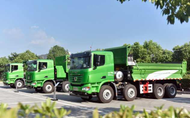 现场订购60辆联合卡车新型智能环保渣土车研讨会还透露了啥
