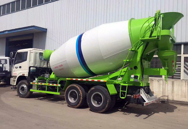 从出车到卸料全程关注,开华菱星马搅拌车需要注意什么?