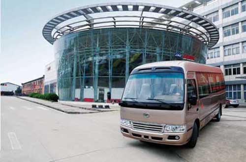 异曲同工试驾江淮宝斯通客车